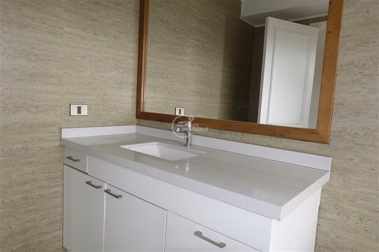 Departamento en venta de 3 dorm. en Vitacura