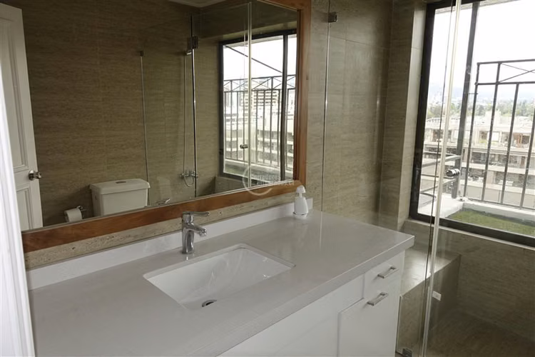 Departamento en venta de 3 dorm. en Vitacura