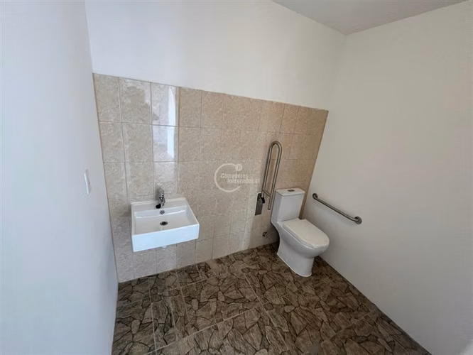 Gran local Comercial en arriendo en Independencia