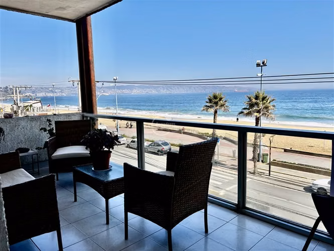 Departamento en venta de 2 dorm.Reñaca frente a la playa
