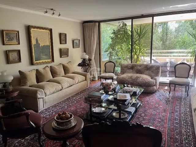 Departamento en venta de 5 dorm. en Las Condes
