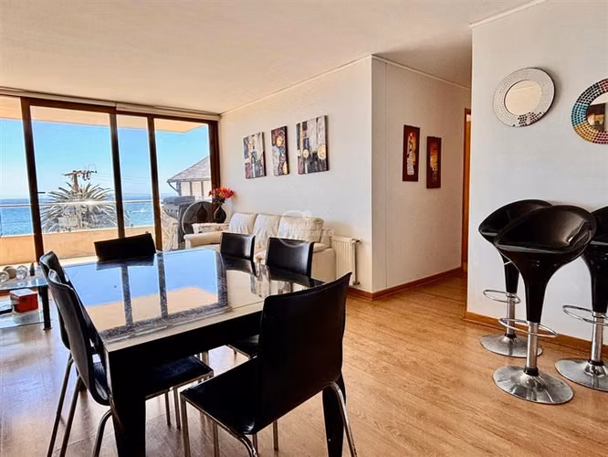 Venta departamento en Concón de 3 dorm. primera linea playa