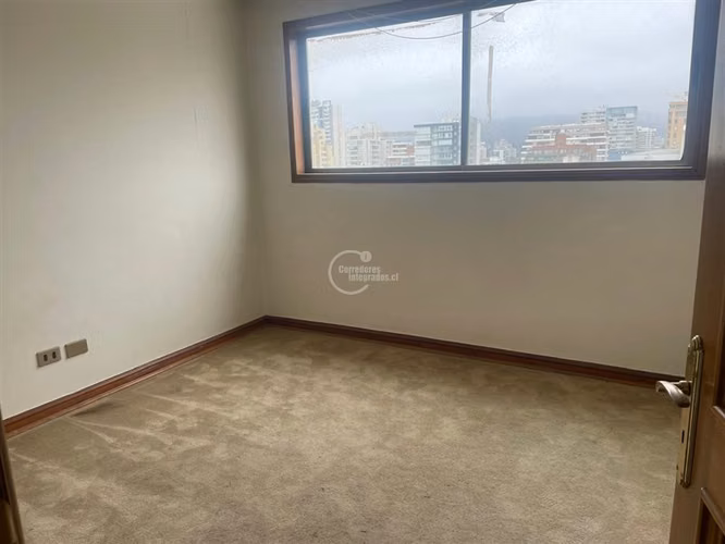 Departamento en venta de 4 dorm. en Viña del Mar