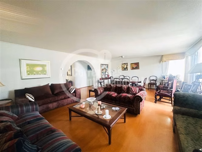 Departamento en venta de 4 dorm. en Vitacura