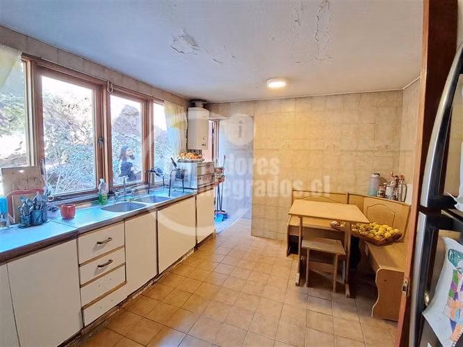 Venta casa-sitio-8 dormitorios-12.000m2 -Lo Barnechea