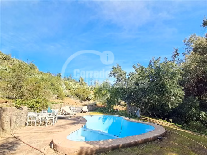Venta casa-sitio-8 dormitorios-12.000m2 -Lo Barnechea