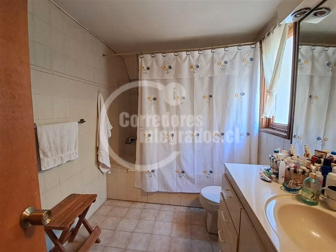 Venta casa-sitio-8 dormitorios-12.000m2 -Lo Barnechea