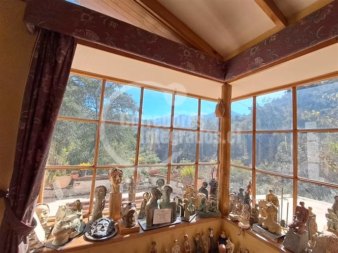 Venta casa-sitio-8 dormitorios-12.000m2 -Lo Barnechea