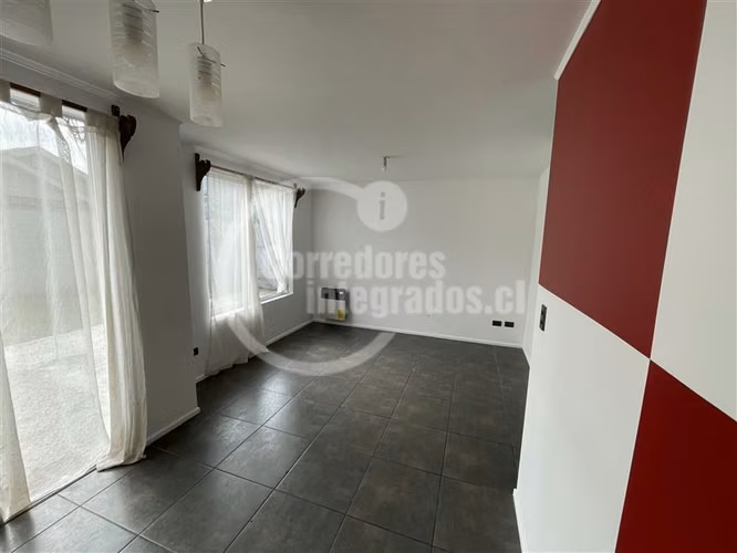 Casa en venta de 3 dorm. en Buín