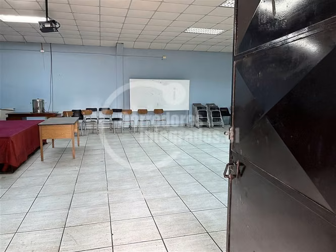 Oficina/ Sitio en venta en Santiago