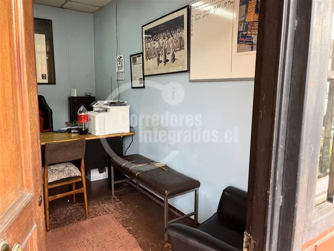 Oficina/ Sitio en venta en Santiago