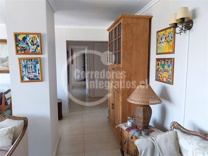 Venta Departamento en Reñaca, vista al mar, 4 dormitorios.