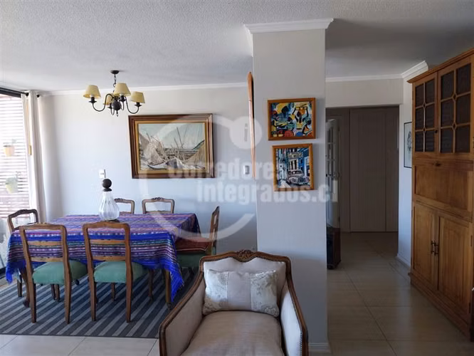 Venta Departamento en Reñaca, vista al mar, 4 dormitorios.