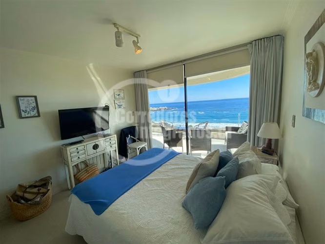 Venta de departamento 4 dorm. en primera línea playa Cochoa