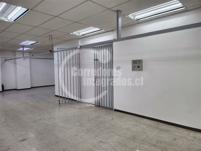 Oficina en arriendo en Recoleta