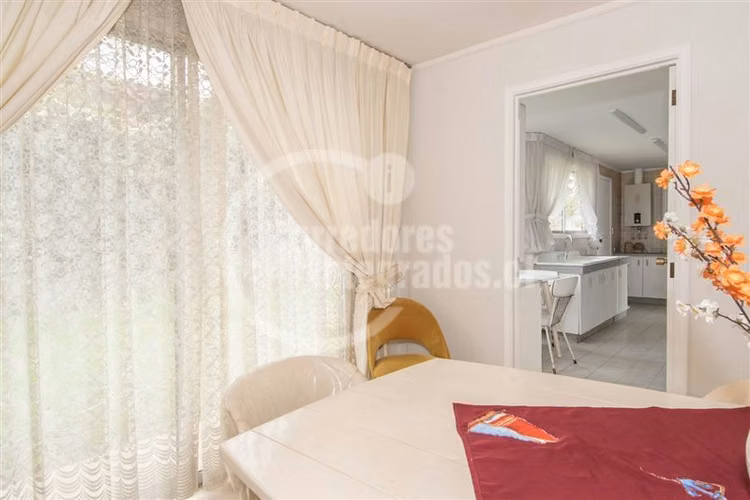 Venta Casa en Reñaca, 2D, 2B, buena orientación gran terreno