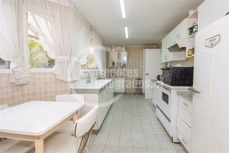 Venta Casa en Reñaca, 2D, 2B, buena orientación gran terreno