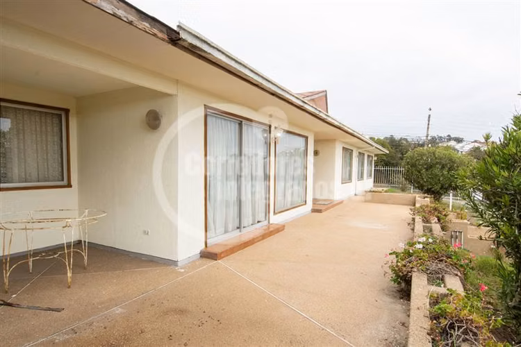 Venta Casa en Reñaca, 2D, 2B, buena orientación gran terreno