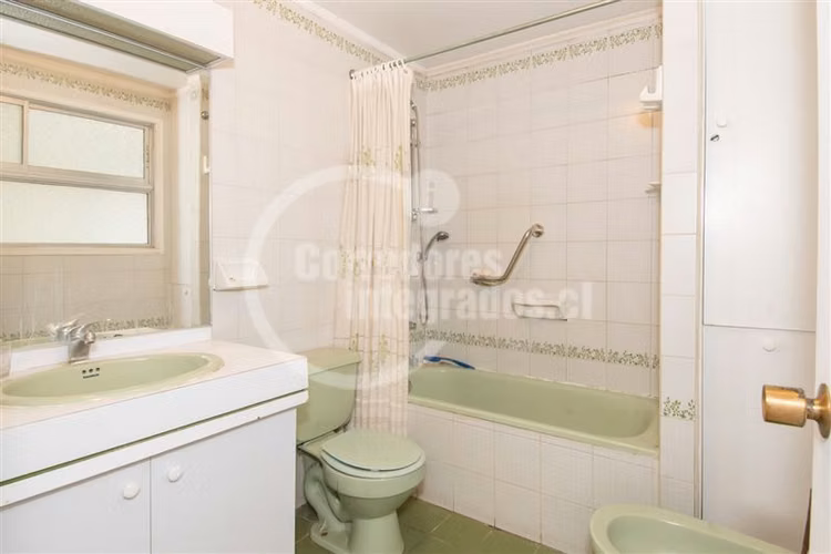 Venta Casa en Reñaca, 2D, 2B, buena orientación gran terreno