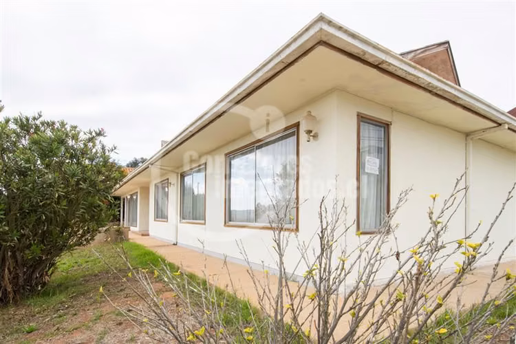 Venta Casa en Reñaca, 2D, 2B, buena orientación gran terreno