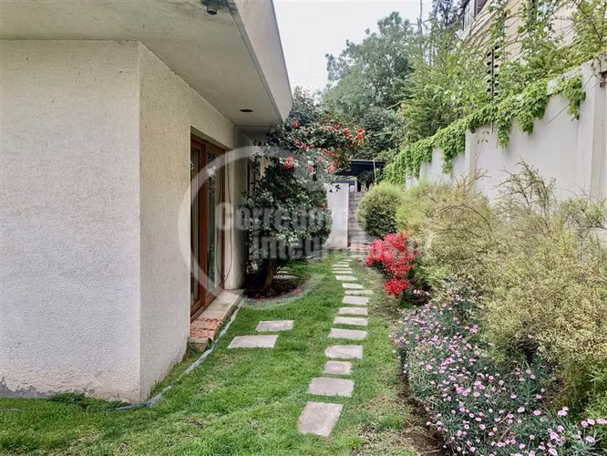 Casa en venta de 7 dorm., Club de Polo en Vitacura