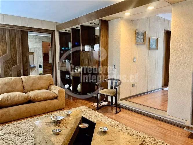 Casa en venta de 7 dorm., Club de Polo en Vitacura