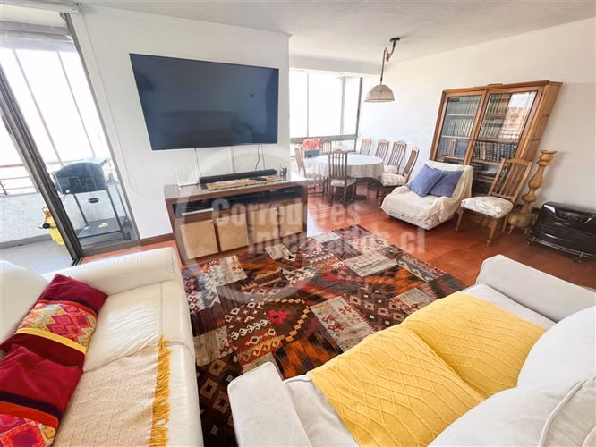 Departamento en venta de 4 dorm. en Las Condes