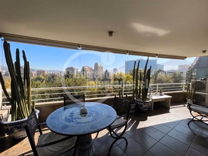 Departamento en venta de 3 dorm. en Las Condes