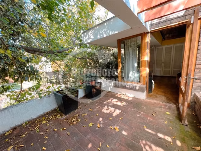 Casa en venta de 5 dorm. en Vitacura
