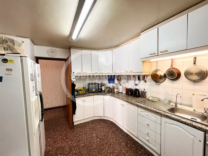 Casa en venta de 5 dorm. en Vitacura