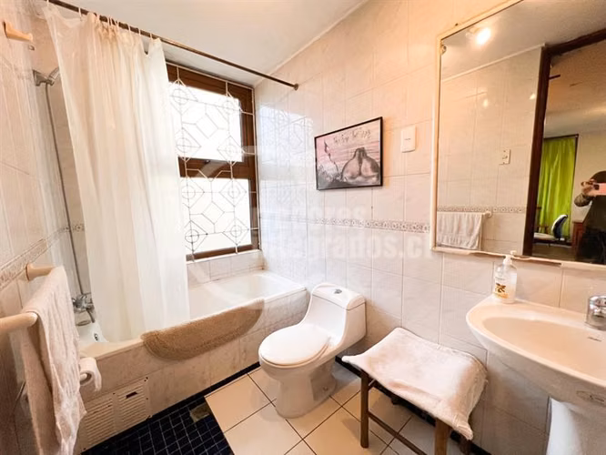 Casa en venta de 5 dorm. en Vitacura
