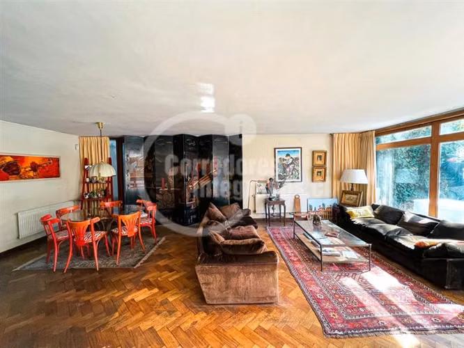 Casa en venta de 5 dorm. en Vitacura