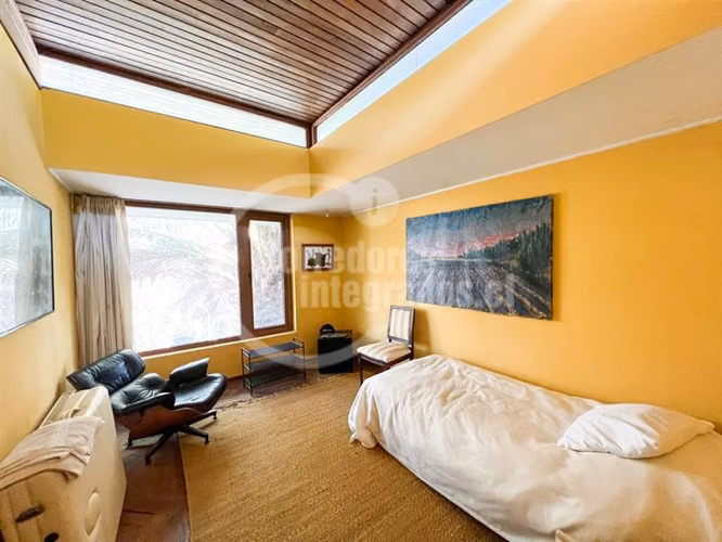 Casa en venta de 5 dorm. en Vitacura