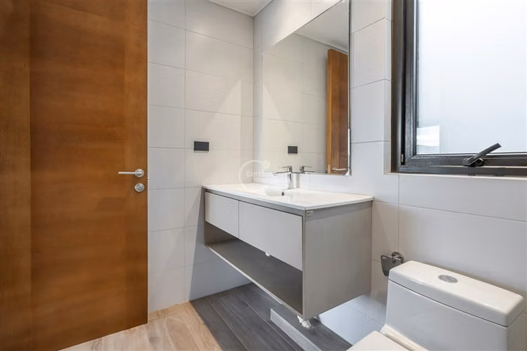 Casa en venta de 3 dorm. en Lo Barnechea