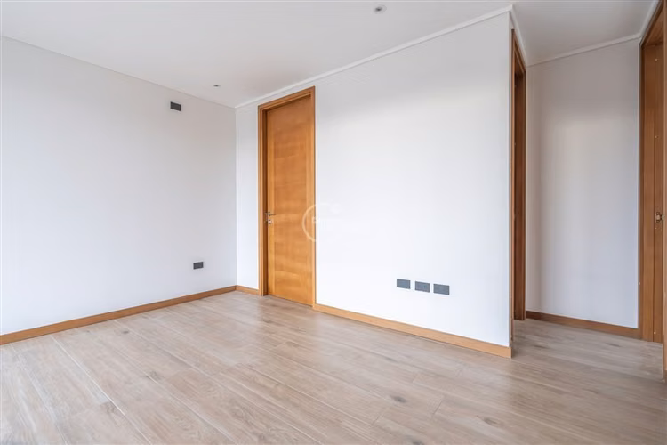 Casa en venta de 3 dorm. en Lo Barnechea