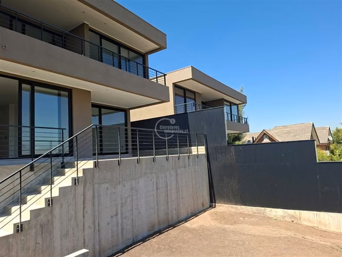 Casa en arriendo en Lo Barnechea