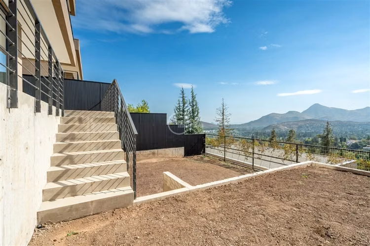 Casa en arriendo en Lo Barnechea