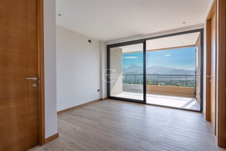 Casa en arriendo en Lo Barnechea