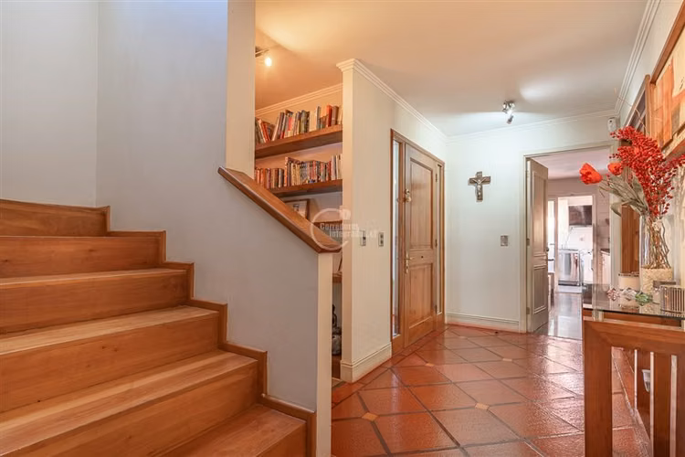 Casa en venta de 5 dorm. en Colina
