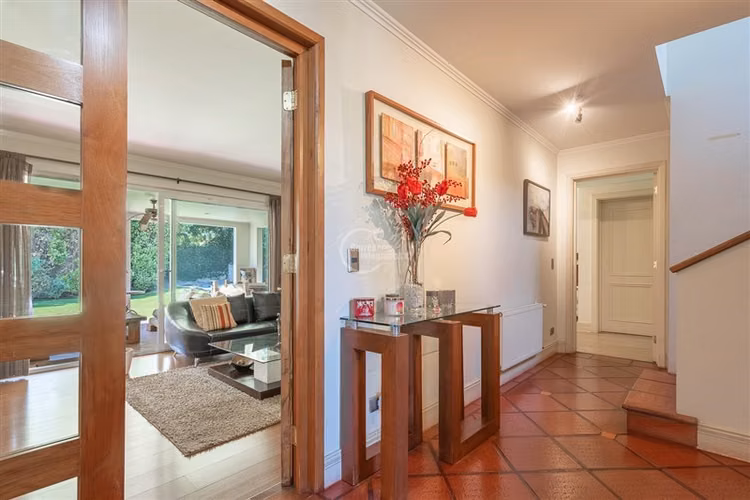 Casa en venta de 5 dorm. en Colina