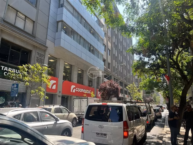 Oficina en arriendo frente al Banco Central Santiago - Imagen 19