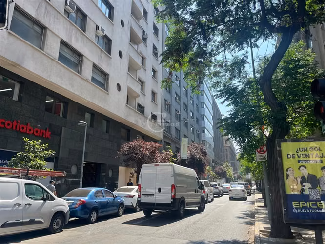 Oficina en arriendo frente al Banco Central Santiago - Imagen 17