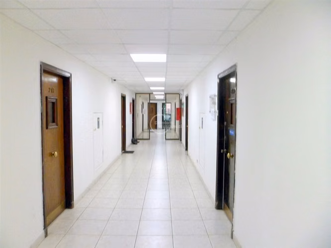 Oficina en arriendo frente al Banco Central Santiago - Imagen 6