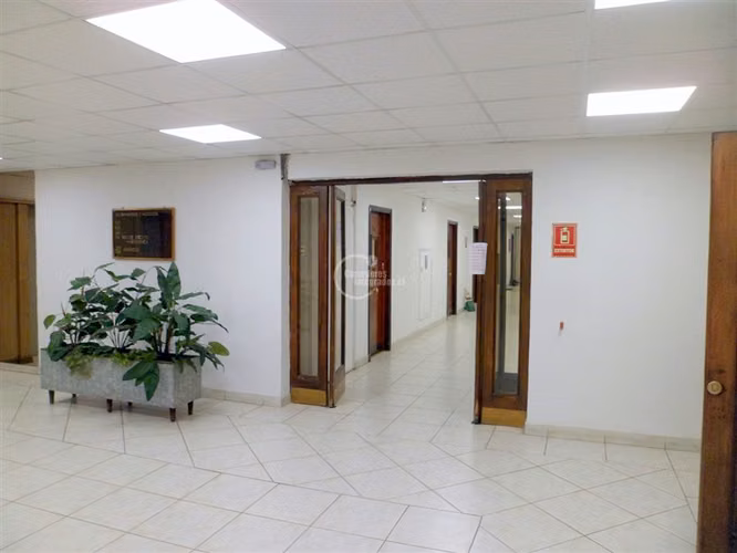 Oficina en arriendo frente al Banco Central Santiago - Imagen 5