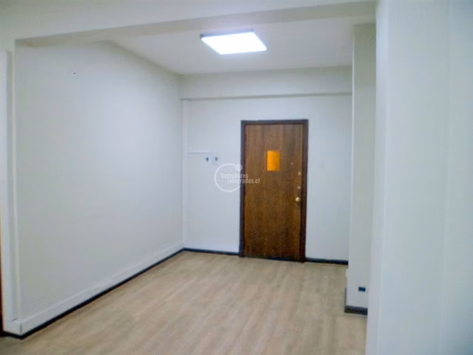 Oficina en arriendo frente al Banco Central Santiago - Imagen 14