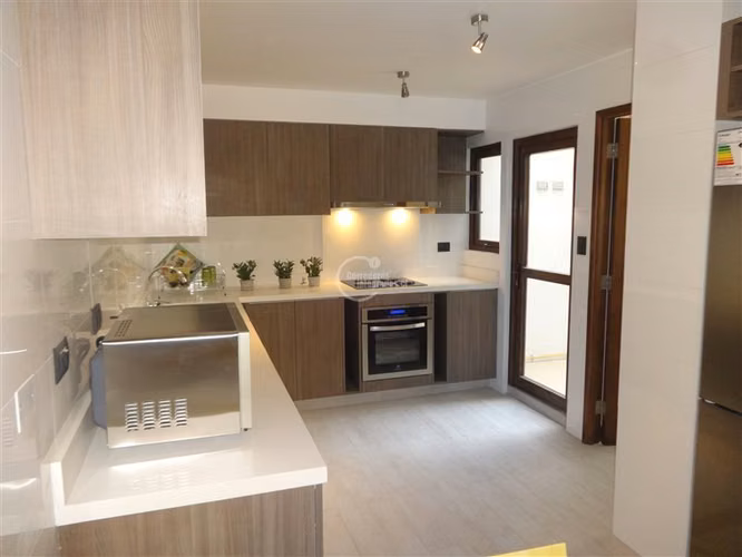 Casa en venta de 5 dorm. en Lo Barnechea