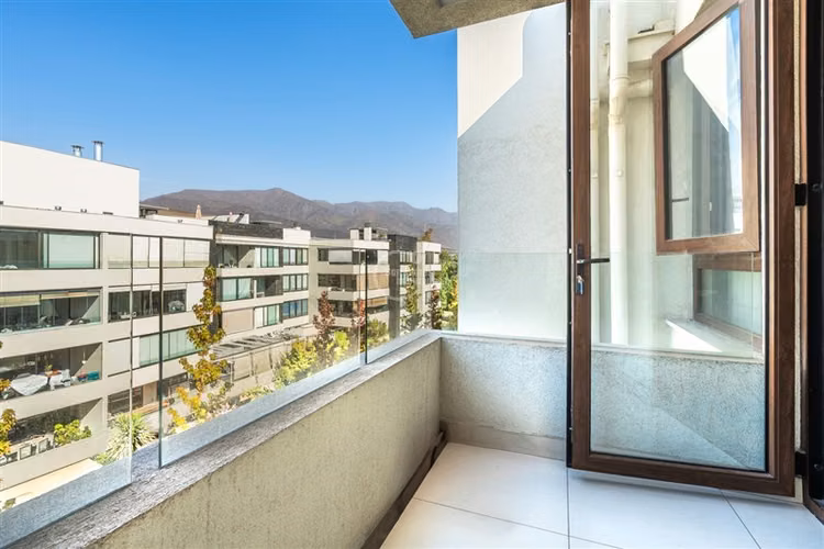 Departamento en venta de 3 dorm. en Lo Barnechea