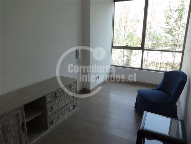 Venta Oficina, frente Cantagallo, 2 privados, estacion.