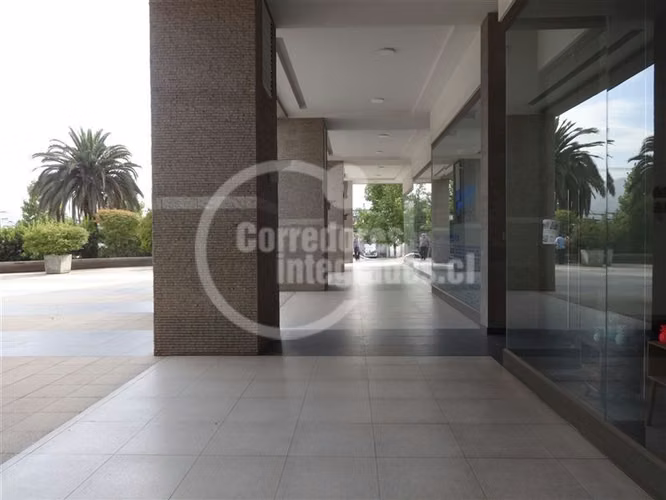 Venta Oficina, frente Cantagallo, 2 privados, estacion.