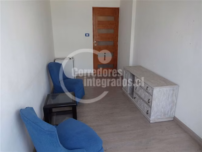 Venta Oficina, frente Cantagallo, 2 privados, estacion.